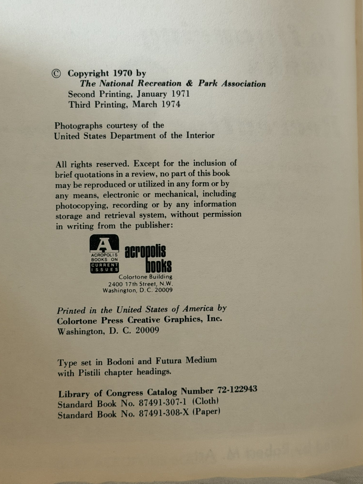 1974 Guide to New Approaches to Financing Parks & Recreation Paperback