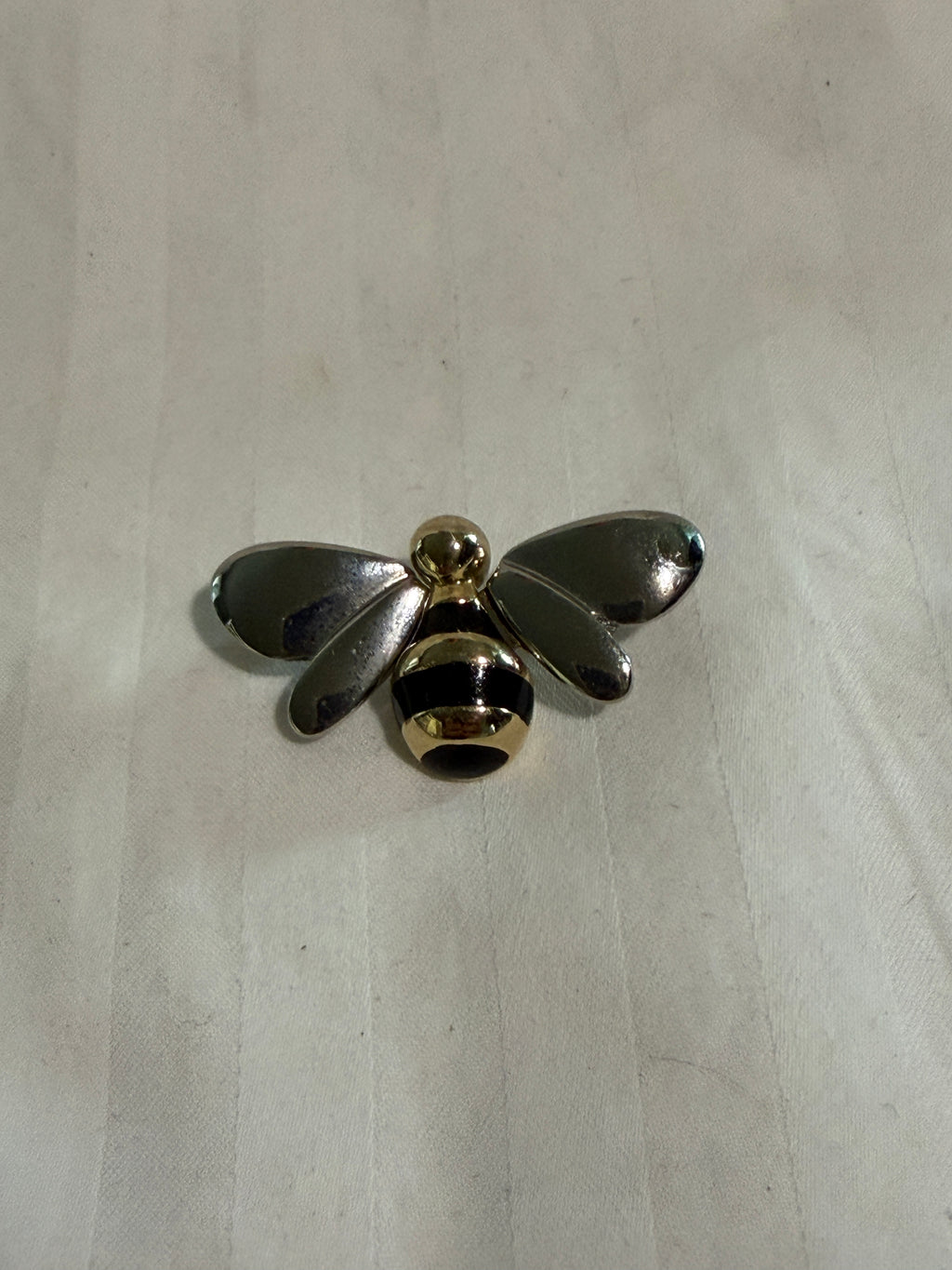 Vintage Signed "W" Two-Tone Bumble Bee Brooch Pin – Silver & Gold Tone