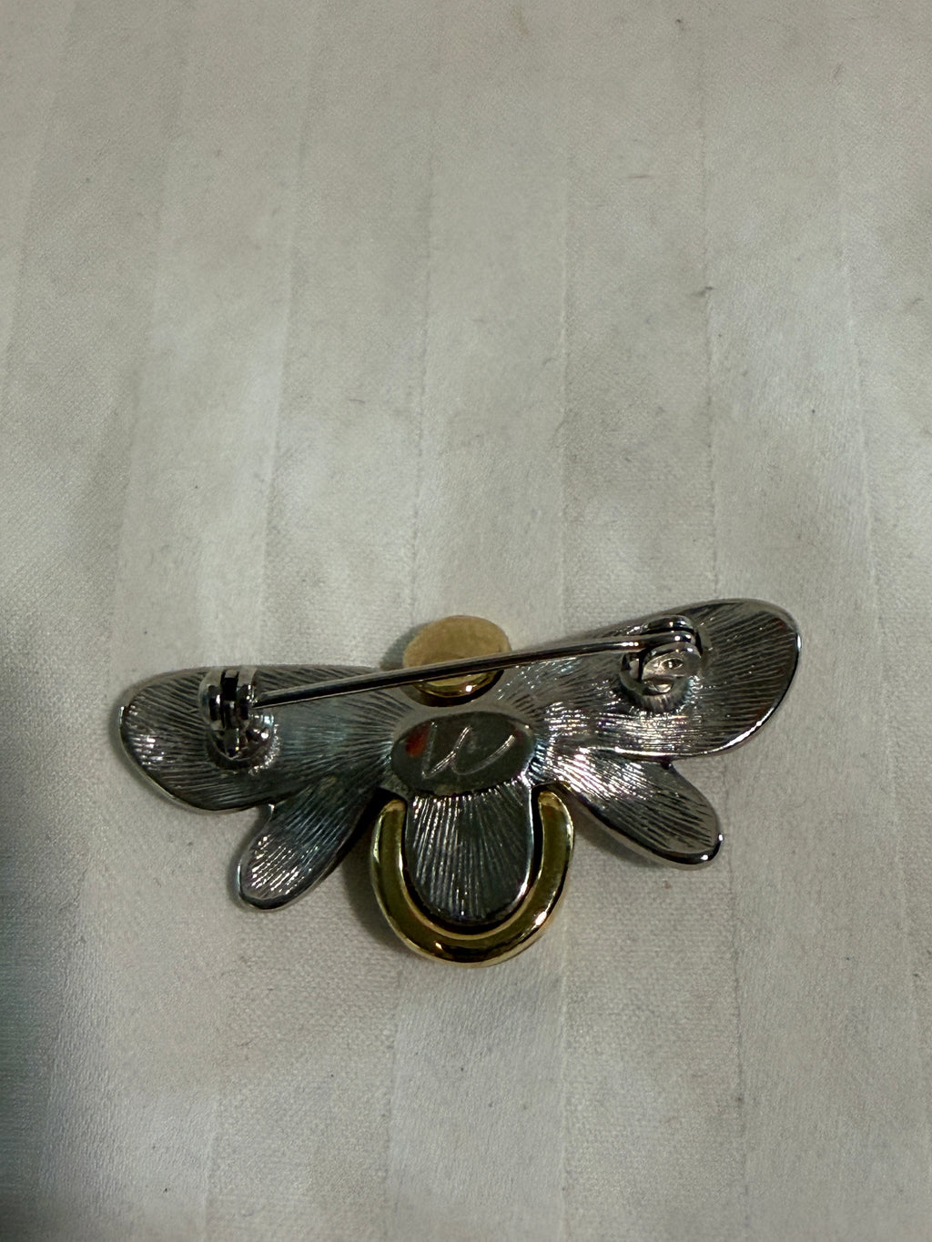 Vintage Signed "W" Two-Tone Bumble Bee Brooch Pin – Silver & Gold Tone