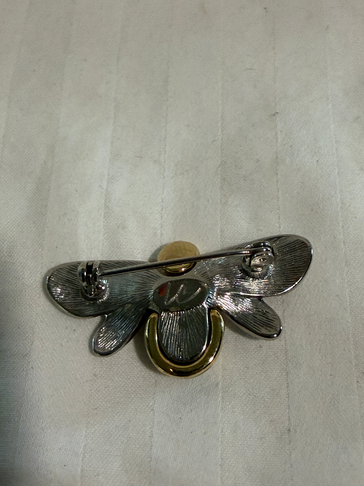 Vintage Signed "W" Two-Tone Bumble Bee Brooch Pin – Silver & Gold Tone