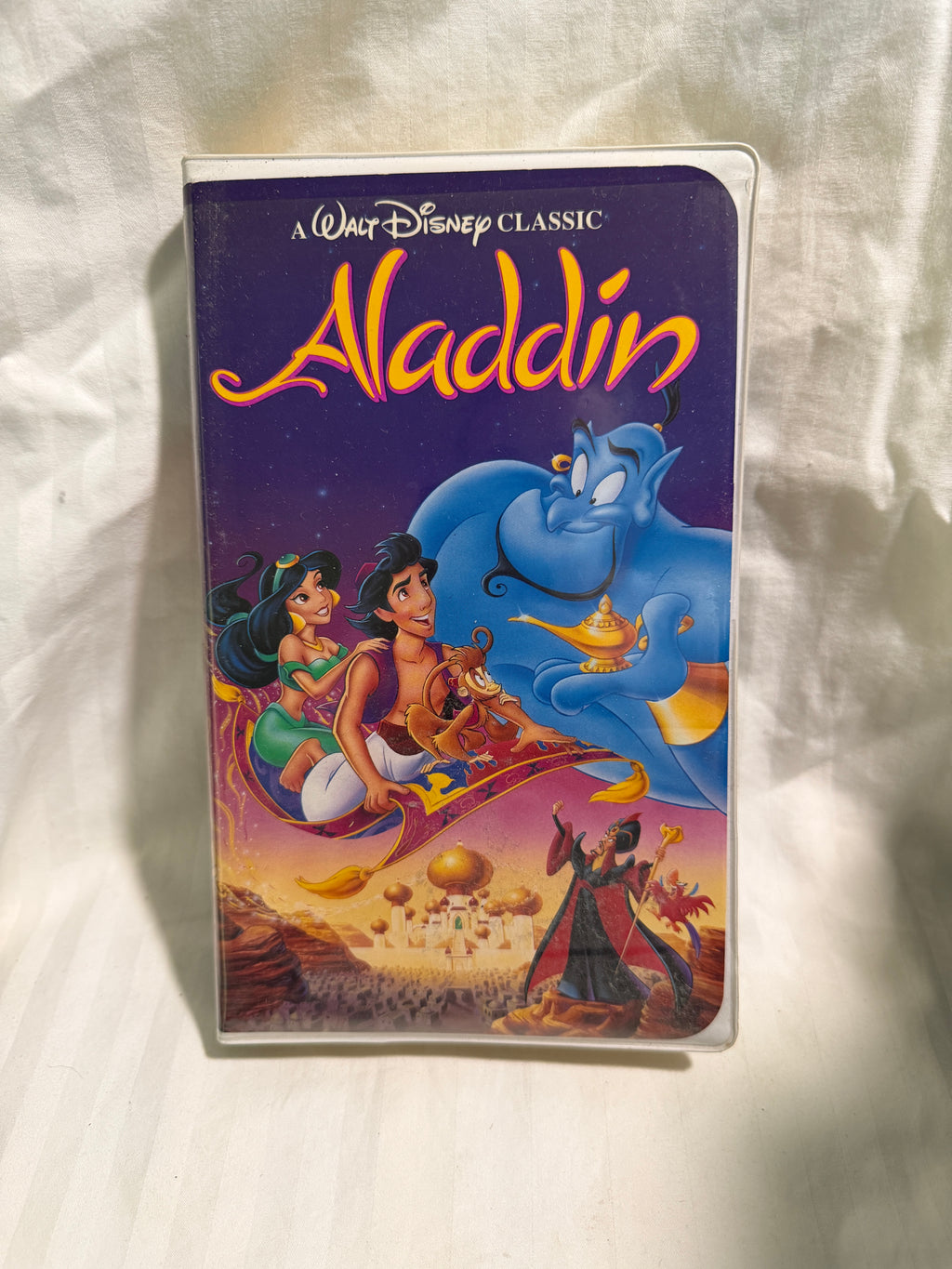 A Walt Disney Classic Aladdin VHS Tape (Black Diamond Clamshell)