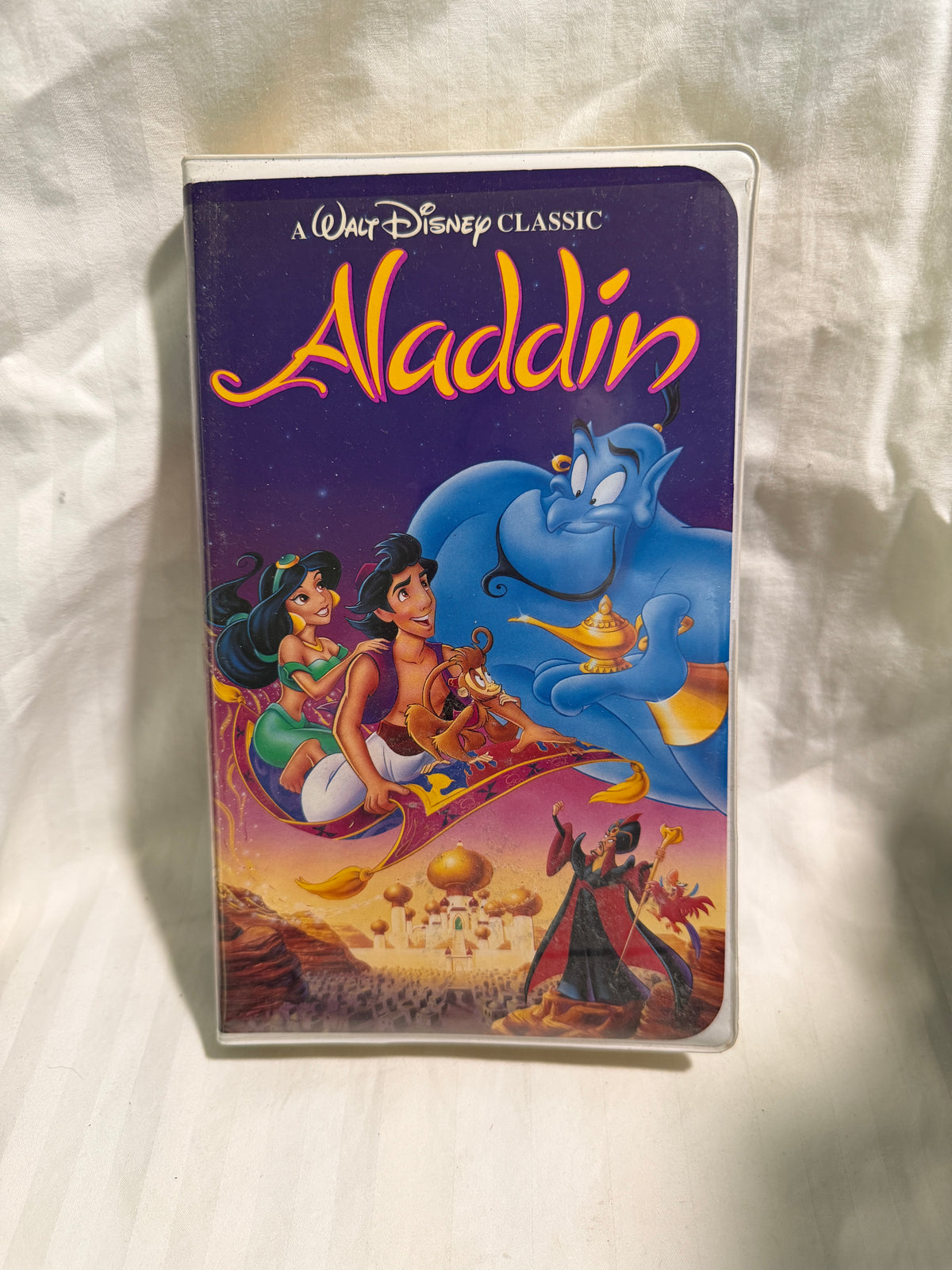A Walt Disney Classic Aladdin VHS Tape (Black Diamond Clamshell)