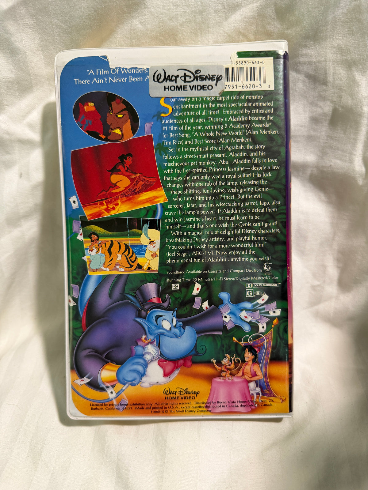 A Walt Disney Classic Aladdin VHS Tape (Black Diamond Clamshell)