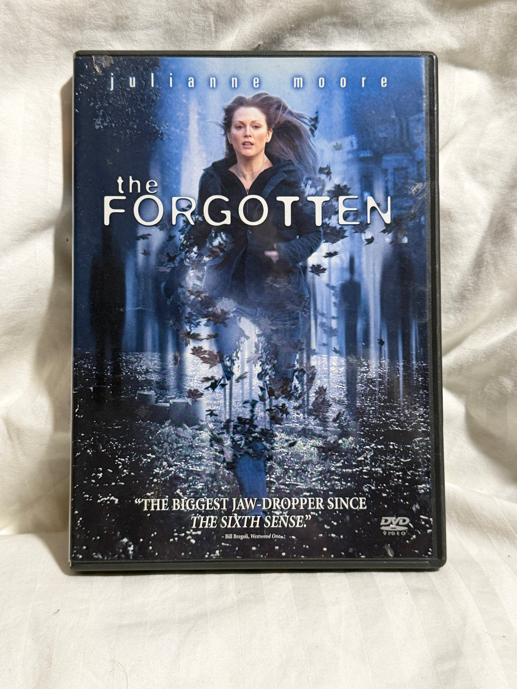 The Forgotten DVD – Julianne Moore Sci-Fi Thriller (Extended Cut & Theatrical)